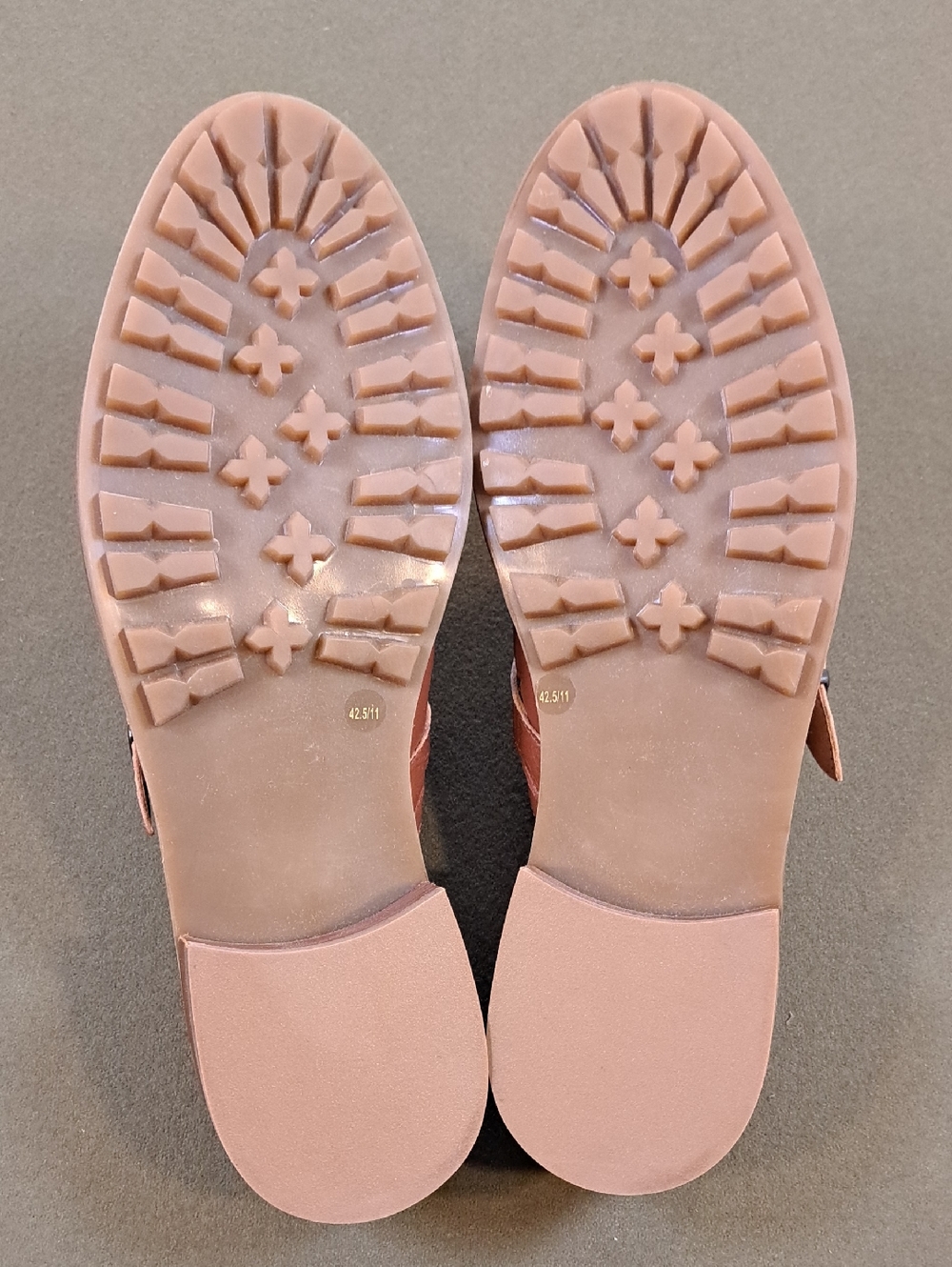Crown Vintage Vivo Clog - Color: British Tan - Size: 11 - Picture 8 of 10